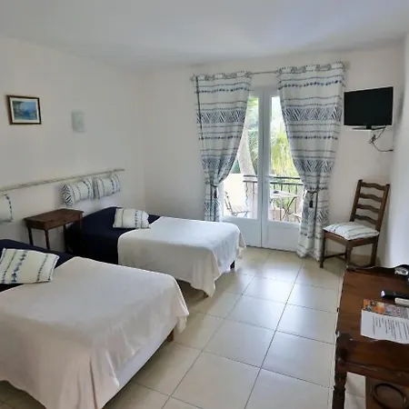 La Bastide Des Pins 3* Le Pradet