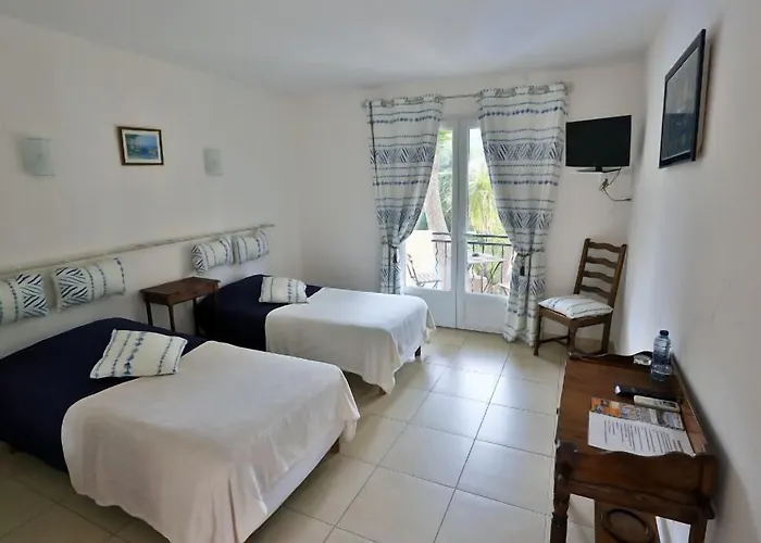 La Bastide Des Pins 3* Le Pradet