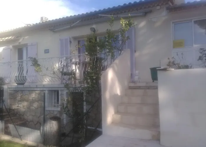 La Bastide Des Pins 3* Le Pradet