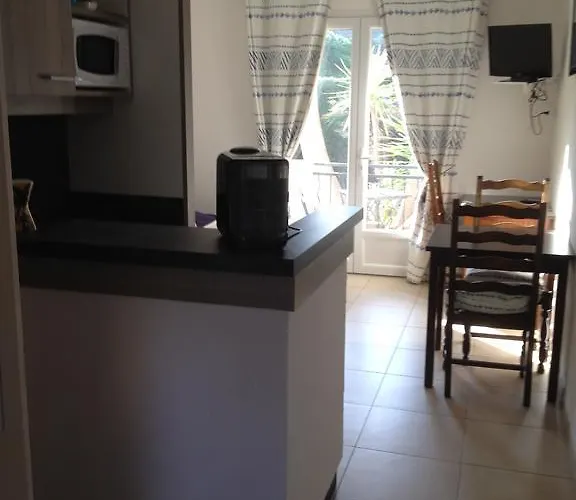 La Bastide Des Pins 3* Le Pradet