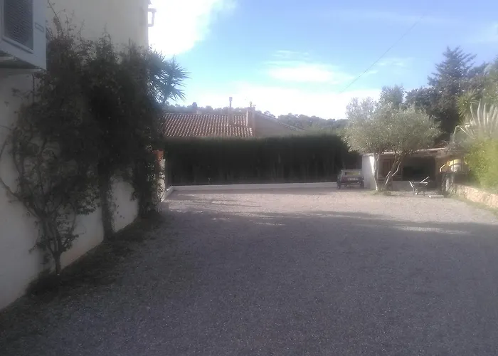 La Bastide Des Pins 4* Le Pradet