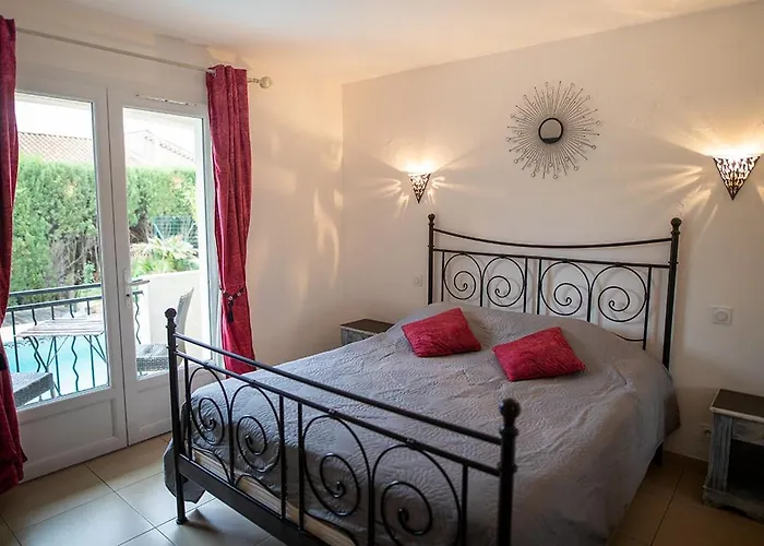 بيت ضيافة La Bastide Des Pins 3*